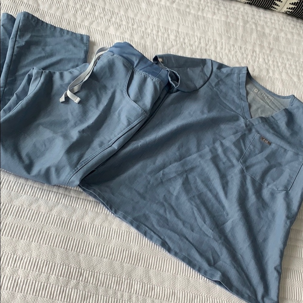 Figs scrubs color heather indigo. Bottom only!!